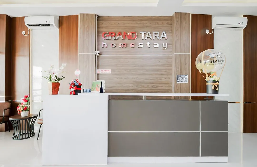 Reddoorz Plus At Grand Tara Homestay Palembang-1